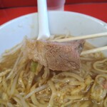 ラーメン二郎 - 厚みも十分