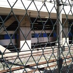 ラーメン二郎 - 高架の隣に車庫があったんですね