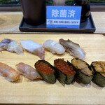 寿司 魚がし日本一 - 生烏賊げそ、生蛸、ホタテ、鳥貝、赤貝、いくら、ウニ