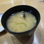 寿司 魚がし日本一 - お味噌汁（ネギとワカメ）