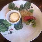 ターシャ - デザート(紅茶のシフォンケーキ＆バニラアイス)