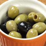 Marinated 2 kinds of olives