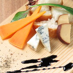Borosuta - チーズ盛り合わせ