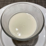 ラ・ファソン 古賀 - 卵黄のプリン　練乳のソース