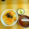 Sanraku - 上かつ丼·800円。