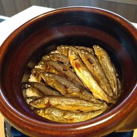 御料理ふじ居 - 鮎ご飯。ご飯が見えない大量の鮎。