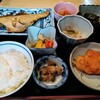 サロベツ会館 - 晩飯（ご飯と汁物以外は常温でした）