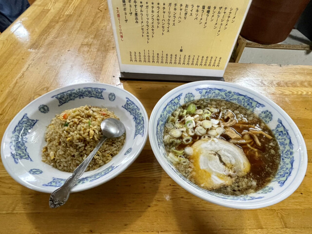 汽車ラーメン しゅっぽっぽ 呉羽 ラーメン 食べログ