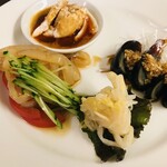 Aoyama - 前菜の盛り合わせ（くらげの冷菜、よだれ鶏、白菜の甘酢漬け、ピータン）