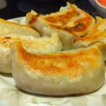 中華料理 鳳凰 - 野菜もたっぷり入ってて、しっとりと寝かしてあるアンですから、女性でも食べやすいです。相棒もよろこんで食べてます。