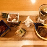 Itamaegokoro Kikuura - 八寸　菊花のいくら和え　烏賊焼売　蒸し鮑とじゅんさいの酢の物　鮎のコンフィ　牛タンの柔らか煮　他