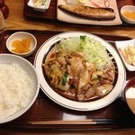 つるかめ食堂 - 豚キムチ定食