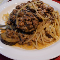 Il Giglio - パスタ；ラグーソースとナスのパスタ
