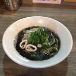 ラァメン コハク - イカ煮干しの黒ラーメン