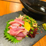 純系名古屋コーチン 鶏や なか山 - タタキ
            甘い醤油とおろしニンニクが絶妙