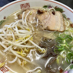 せんだん食堂 - ラーメン、焼豚がトロトロです。