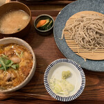 蕎麦と鶏 はんさむ - 親子丼と蕎麦　900円税込