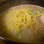 四代目 いちまる - 麺のアップです。