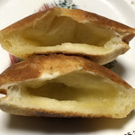 Mineya - 塩バターパンの断面
