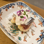 スシコーヒー - イチジクと鰯の酢じめの白和え