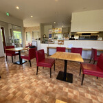 ひなたのさくら - 写真の左奥がBOX席。半個室のような感じかなと思います！