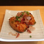 季節料理 よし野 - お通し（さつま揚げ）