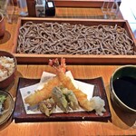 板蕎麦 香り家 - 天ぷらそば切りの蕎麦大盛り