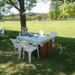 BUS亭 - BUS亭 屋外テーブル席