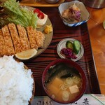 Maru jin - ロースカツ定食ご飯大盛り