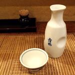 蓮 - 「土佐鶴」の熱燗（350円）