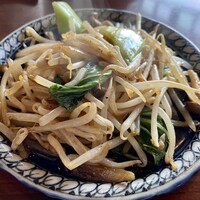 横浜瀬里奈 ステーキドーム - 