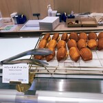 PHILO&CO. - 焼きたてマドレーヌ出てくるの待ってました