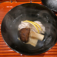 壽山 - 鱈の白子と松茸。お出汁が美しい味わい。