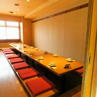 Maximum of 60 people! Private room seating with sunken kotatsu for groups