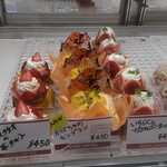 SIEBEN - ショートケーキ陳列1