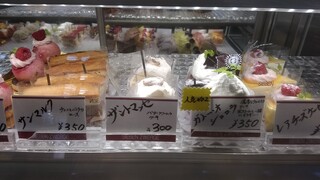 カフェ・ド・ジーベン - ショートケーキ陳列2