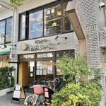 Tonkatsu Warashikko - 店舗の裏に専用駐車場あり。