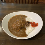 牛舎 - ハンバーグカレー200g（ご飯少なめ）