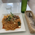 カフェ・クローネ - 秋サンマの竜田揚げと茄子のトマトソースパスタ　大盛り