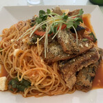 カフェ・クローネ - 秋サンマの竜田揚げと茄子のトマトソースパスタ　大盛り