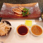 とんかつ マンジェ - お付け物　とんかつソース　オリジナルソース
      