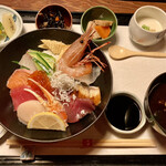 Tosa Shokunin Koujiya - お昼の海鮮丼は、なんと1000円