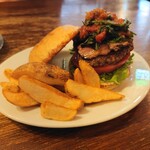 パントリー コヨーテ - スピナッチベーコンバーガー