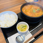 カルビ丼とスン豆腐専門店 韓丼 - ホルモンスン豆腐定食