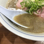 中華そば 西川 - サラッとしたスープ