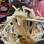 Katakura Yamatoya - 野菜と麺のリフトアップ。