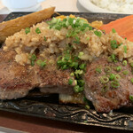 バンビ - 330g ボリューム満点ステーキです。