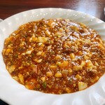 中国料理 峨嵋山 - お皿にたっぷりと入ったマーボ豆腐は絶品です