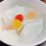 中国料理 峨嵋山 - 杏仁豆腐はそれだけで一品となれる存在です