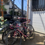 中国料理 峨嵋山 - いつもの所にロードバイクを置いています